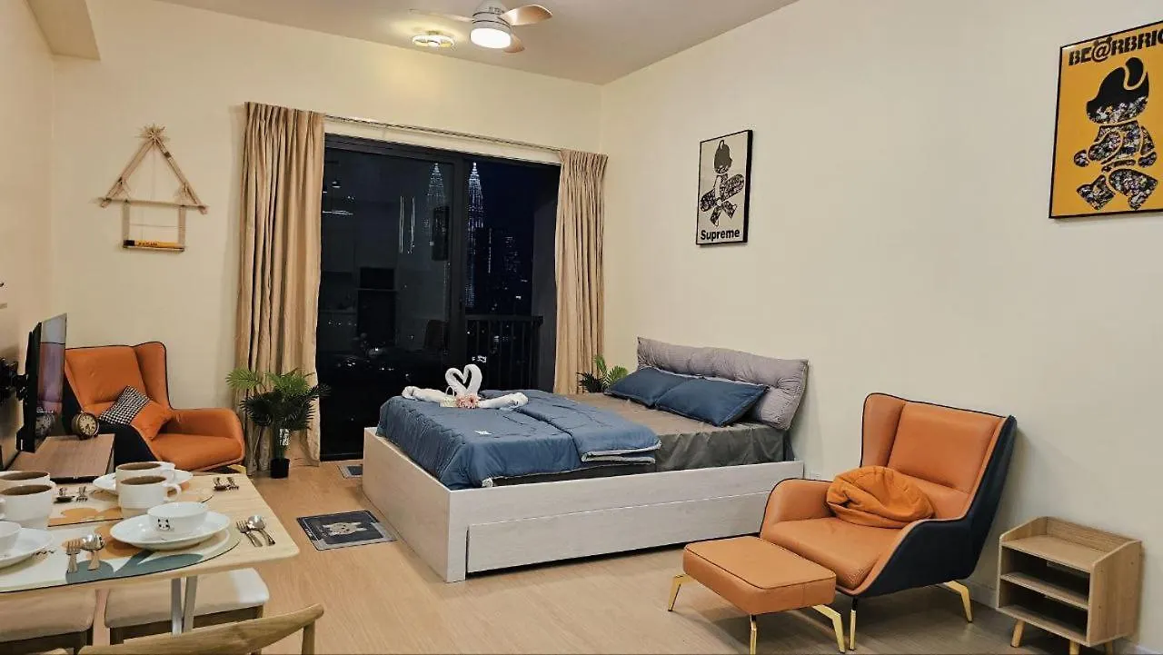 Klcc View With Balcony Chambers Suites Kl 쿠알라룸푸르